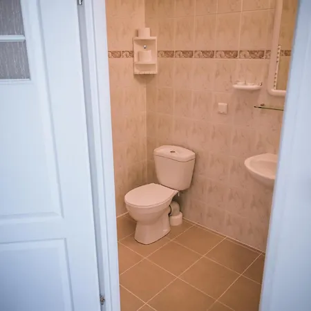 Lazur בית הארחה 3*